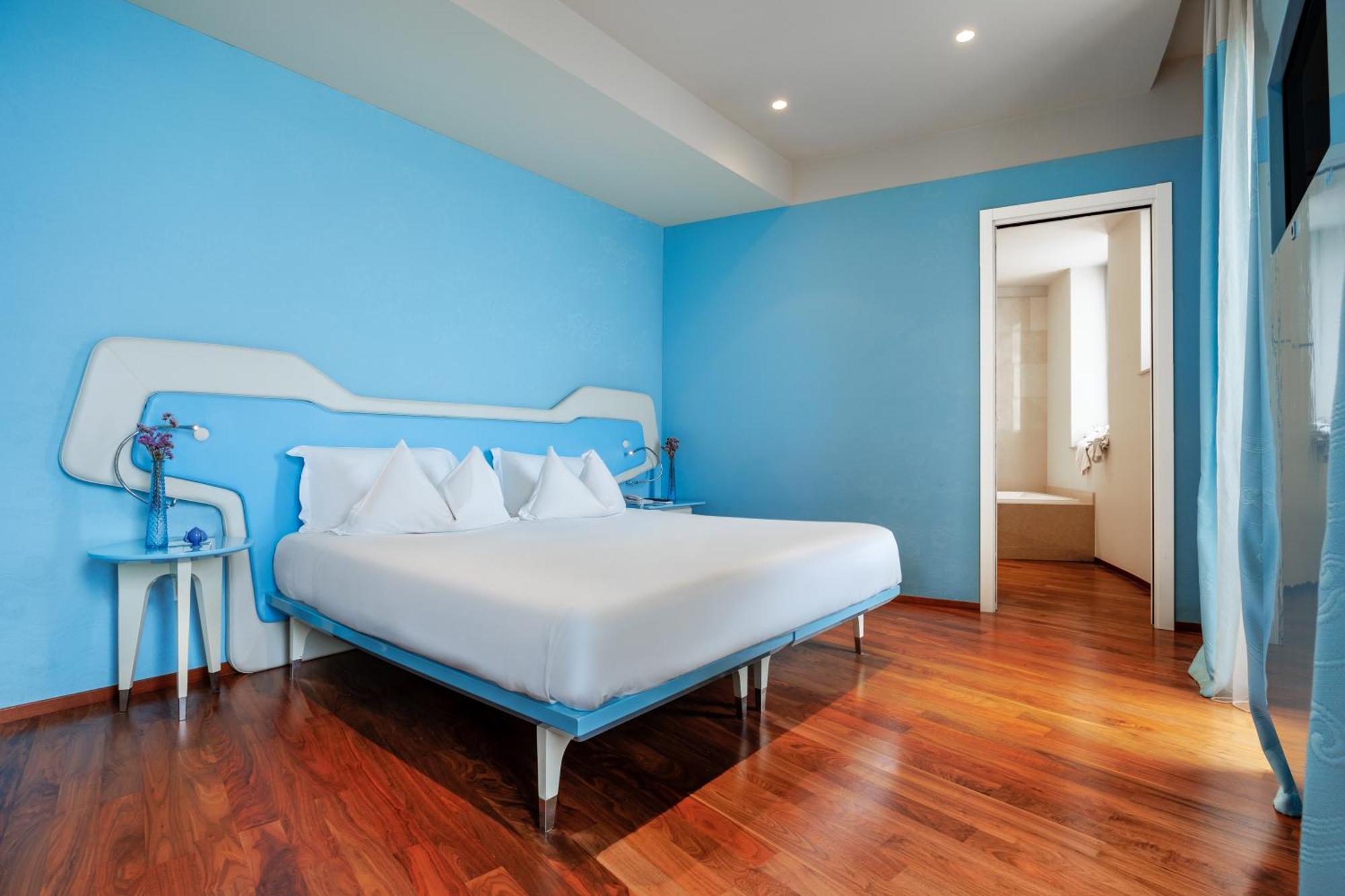 Jr Hotels Bari Grande Albergo Delle Nazioni Zewnętrze zdjęcie A room at the hotel